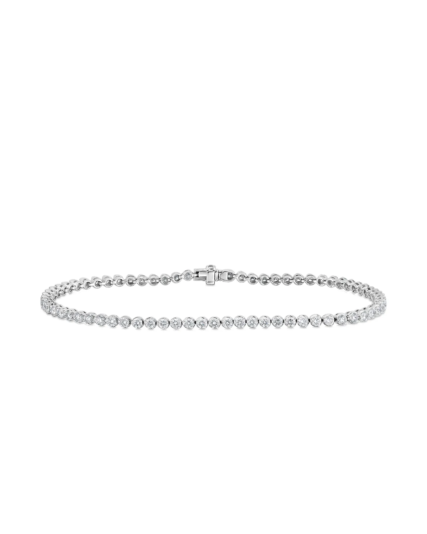 18K WG CLASSIC DIAMOND TENNIS BRACELET