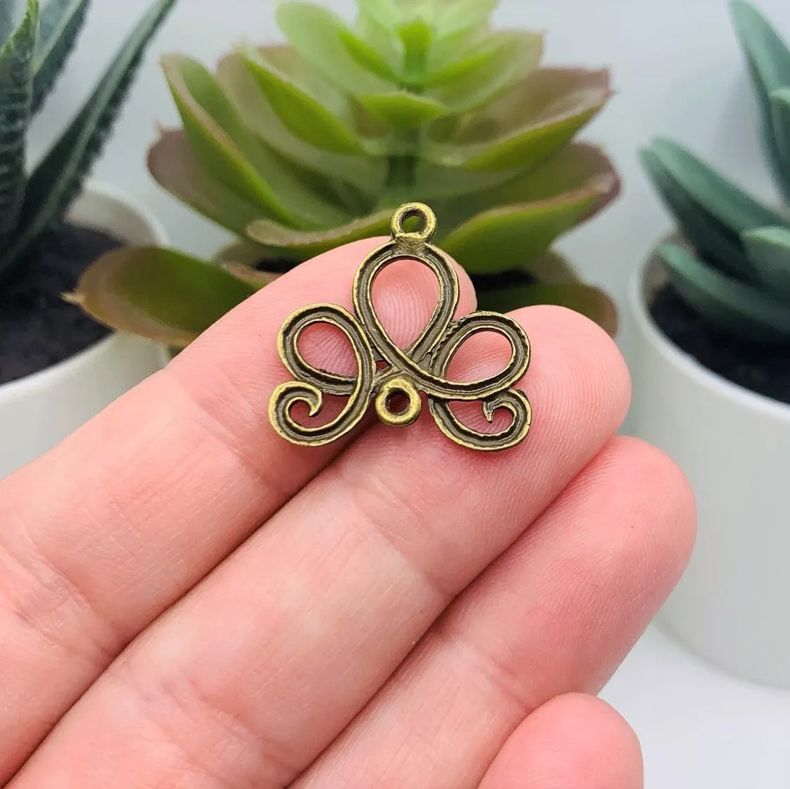 4, 20 or 50 Pieces: Bronze Decorative Knot Connector Charms