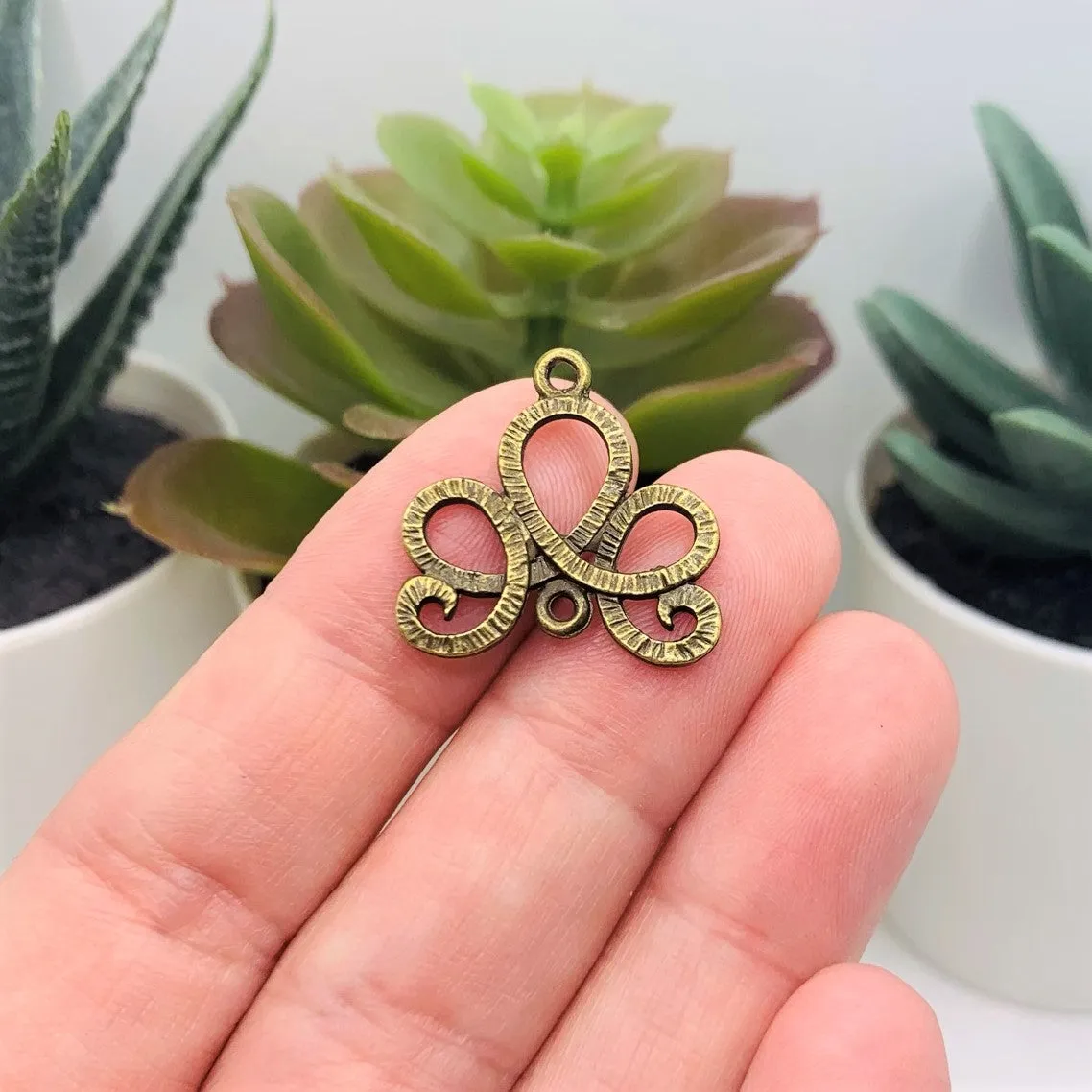 4, 20 or 50 Pieces: Bronze Decorative Knot Connector Charms