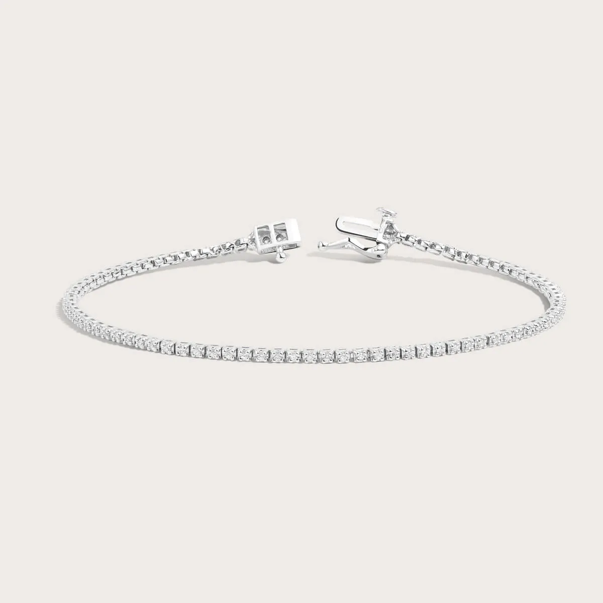 Classic diamond tennis bracelet