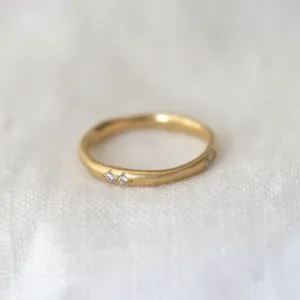 Delicate Wavy Band - Diamond Pairs