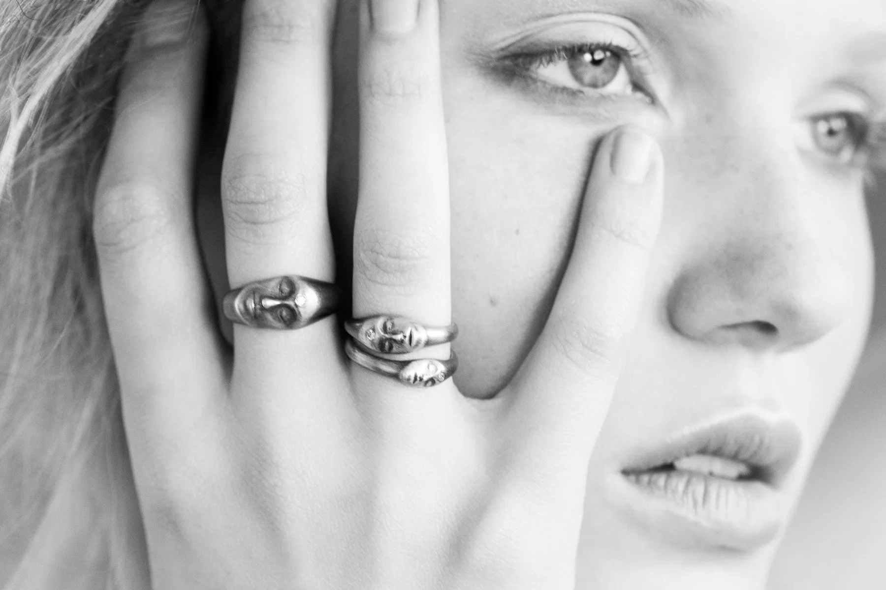 Large Grey Lady Cameo Ring