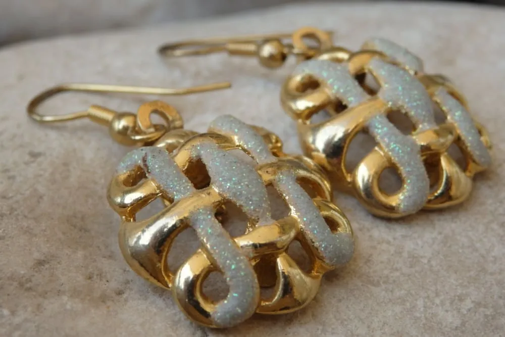 Mesh gold earrings