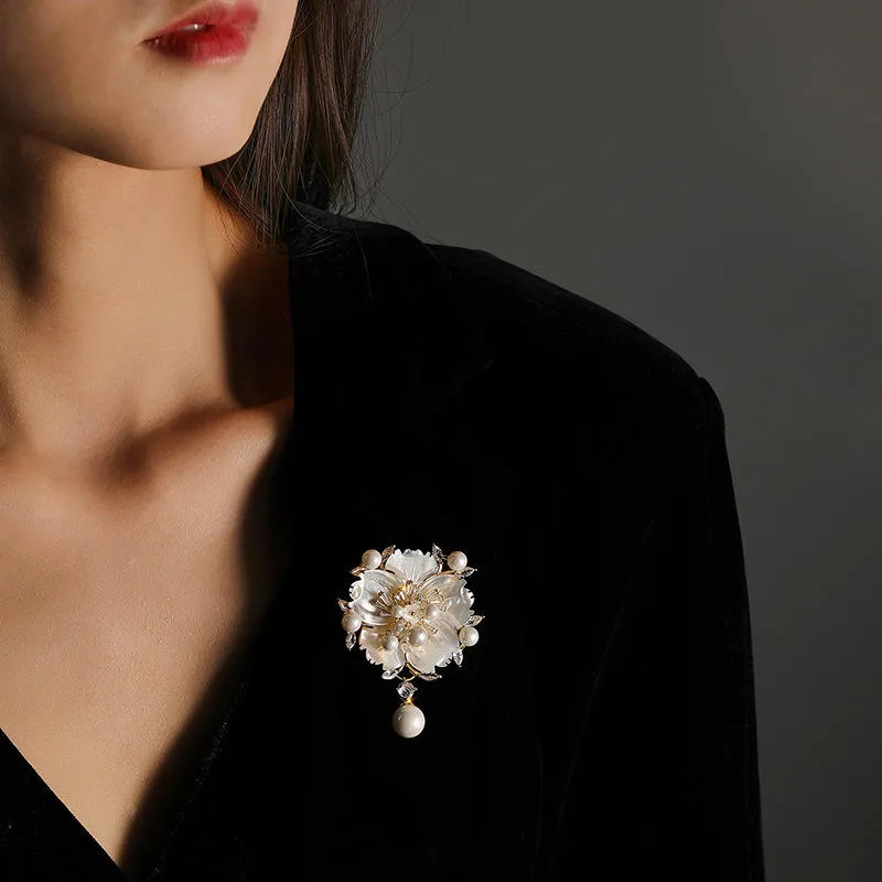 SISSLIA Wholesale New Natural Shell Brooches High-Grade Design Zircon Pearl Flowers Brooch Pin