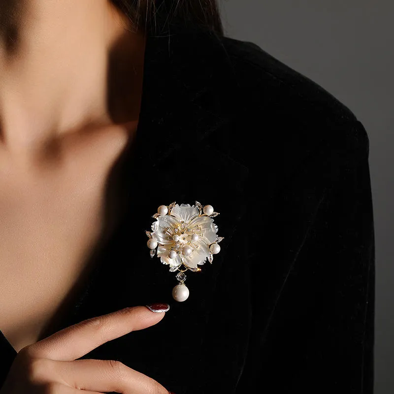 SISSLIA Wholesale New Natural Shell Brooches High-Grade Design Zircon Pearl Flowers Brooch Pin