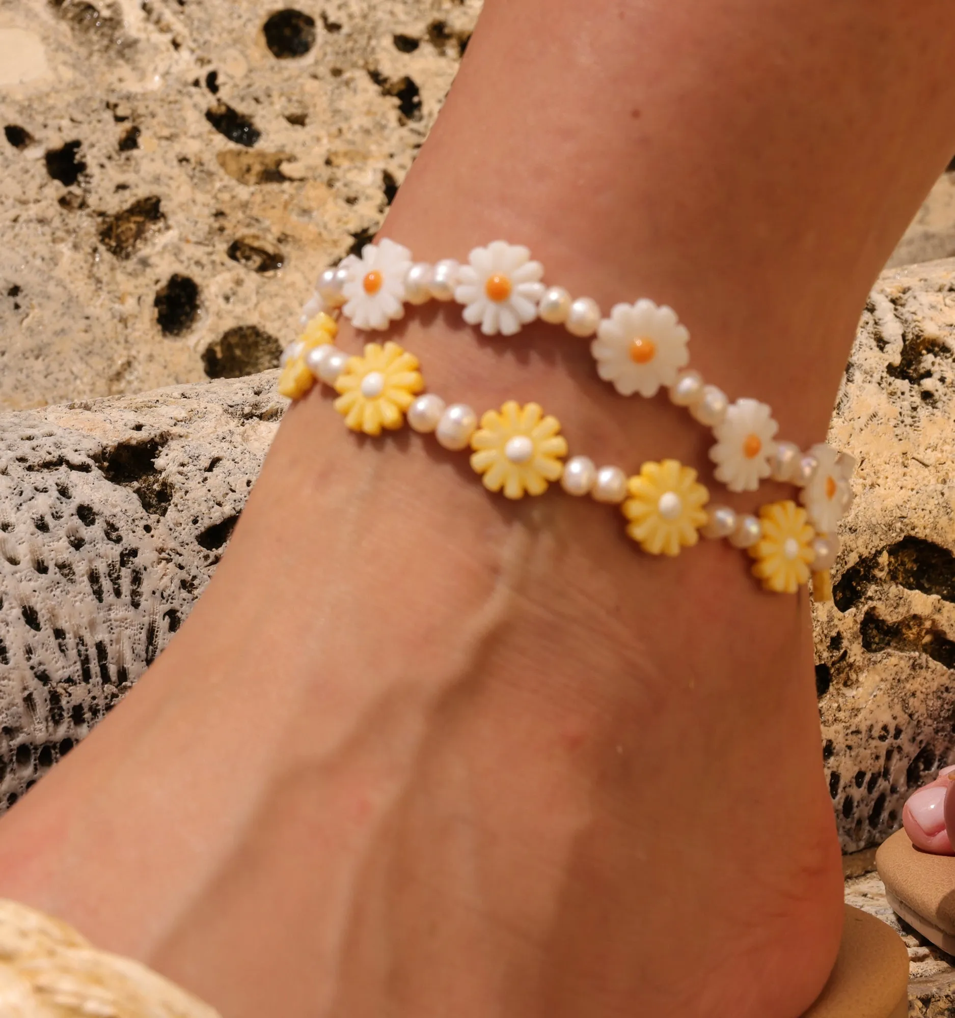 White Daisy Anklet