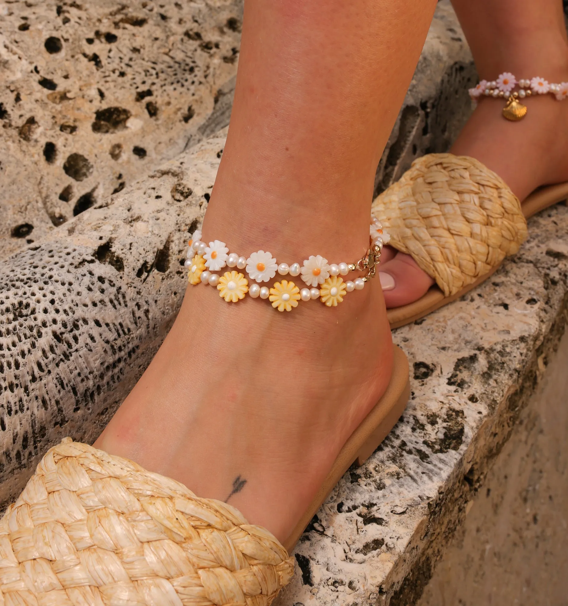 White Daisy Anklet