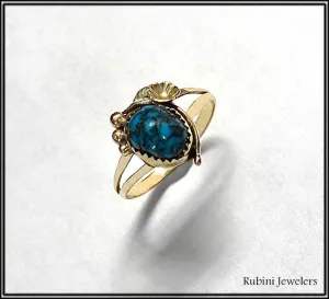 Yellow Gold Decorative Ring with Turquoise